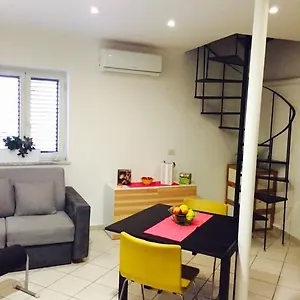 Apartment Sotterranea, Naples